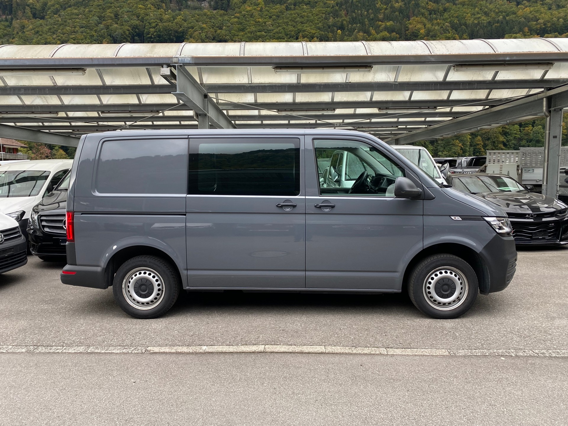 VW T6.1 2.0 TDI 4Motion DSG-image-12