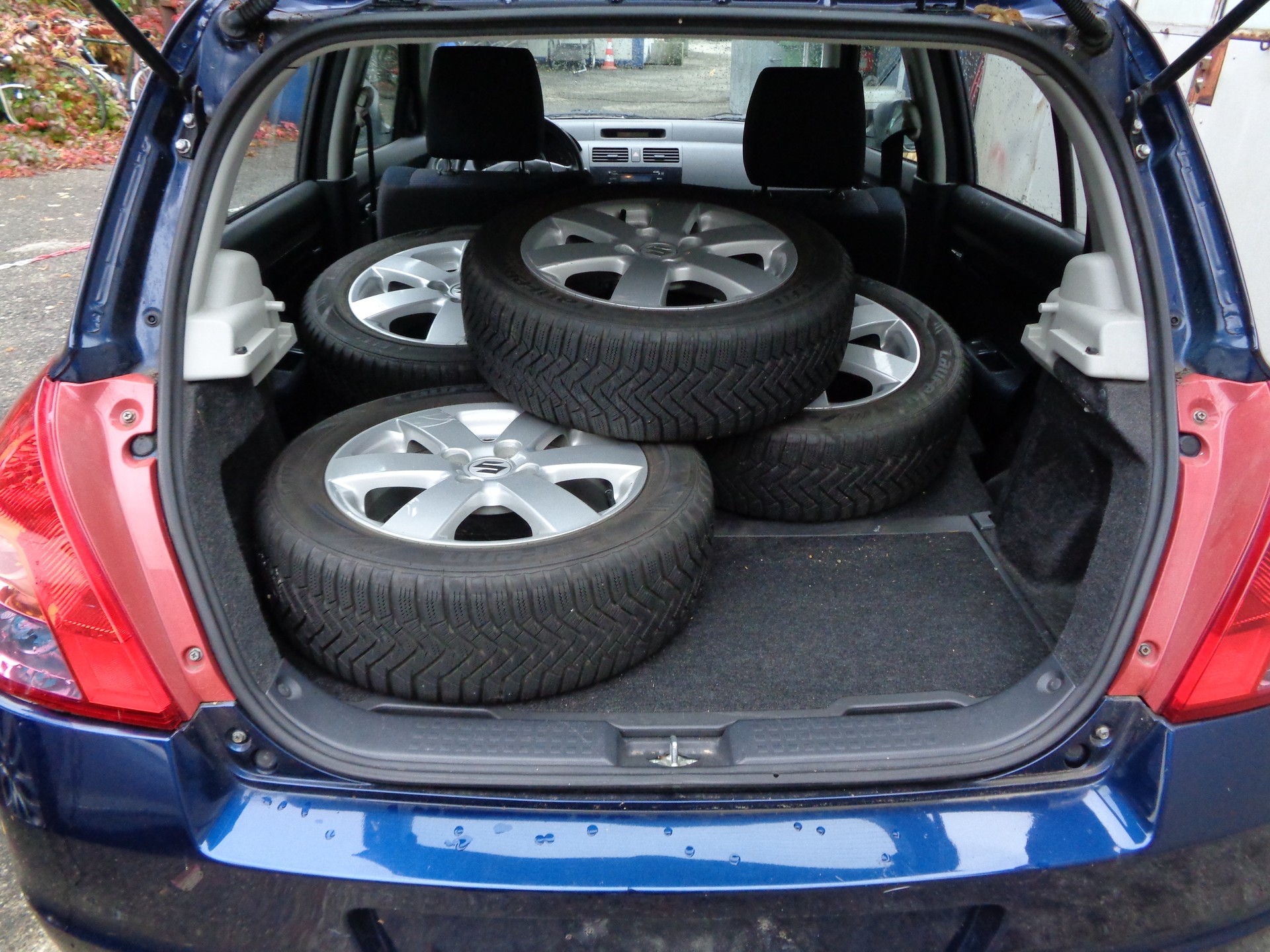 SUZUKI Swift 1.3i 16V GL 4x4-image-7