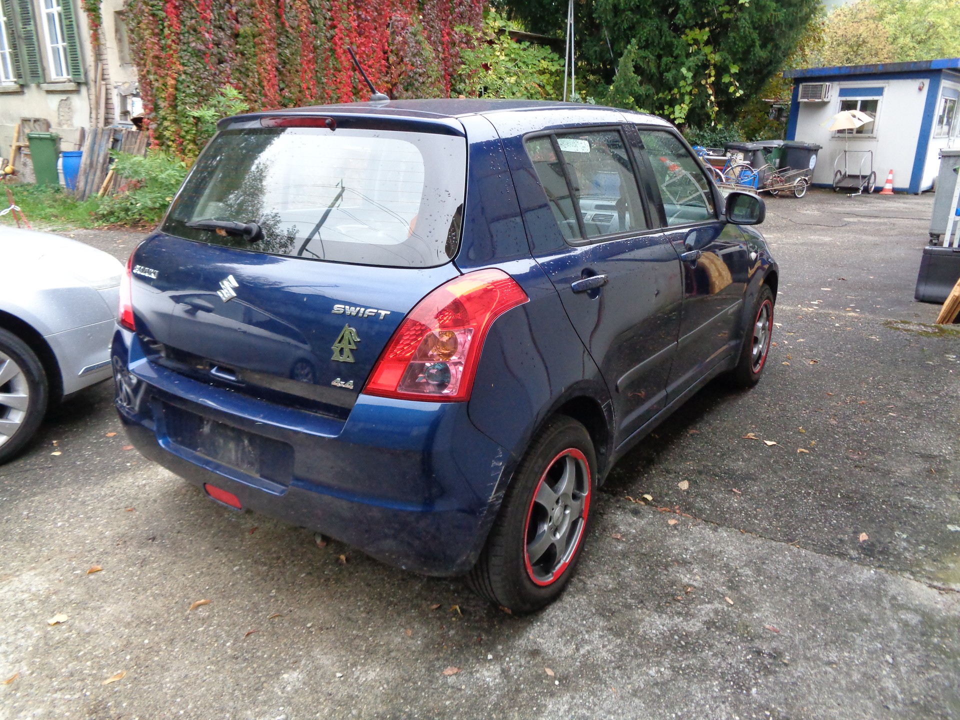 SUZUKI Swift 1.3i 16V GL 4x4-image-4