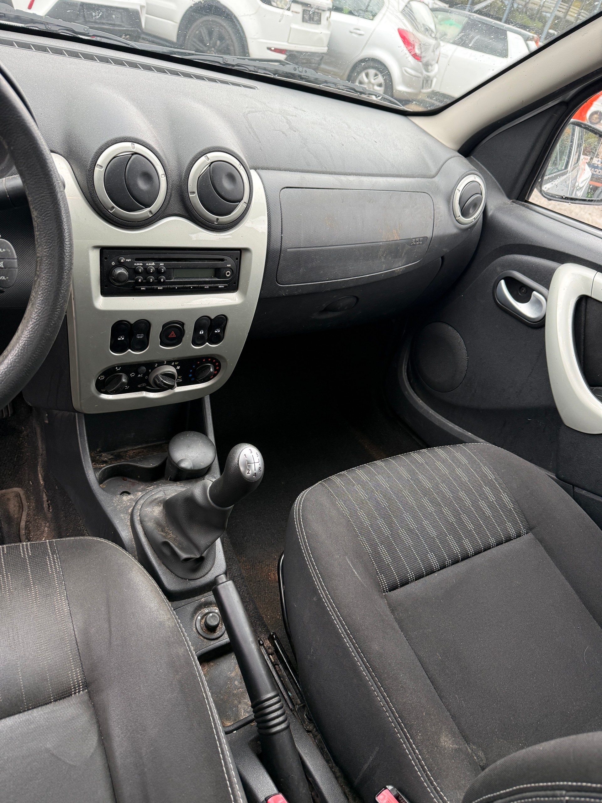 DACIA Sandero 1.6 Ambiance-image-5
