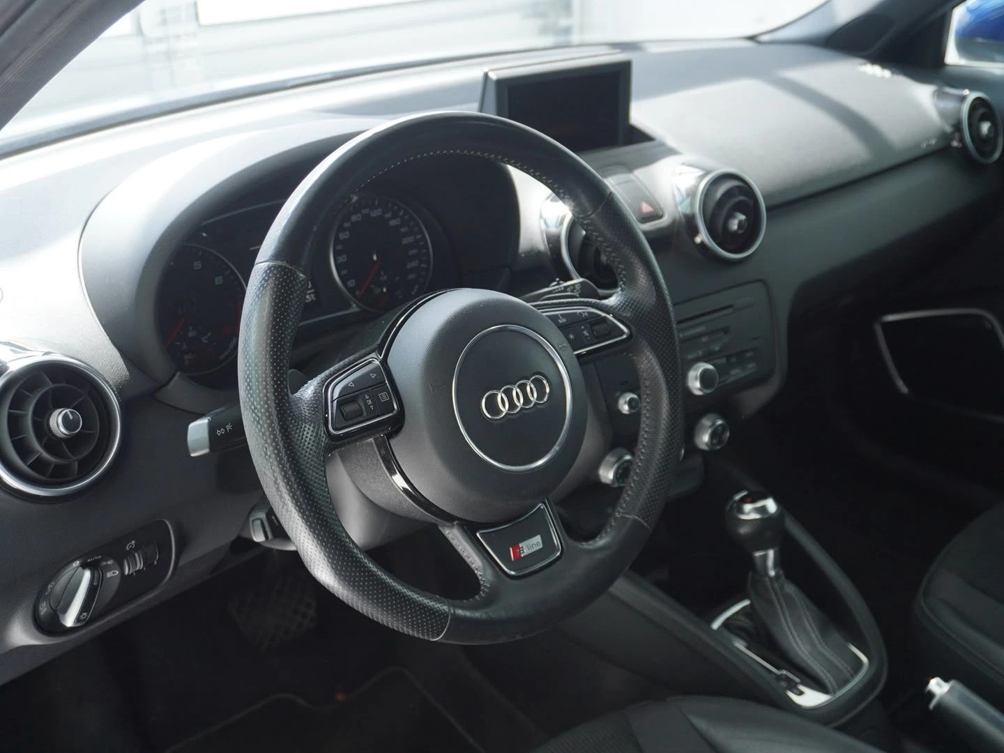 AUDI A1 Sport 1.4 TFSI Ambition S-tronic-image-2
