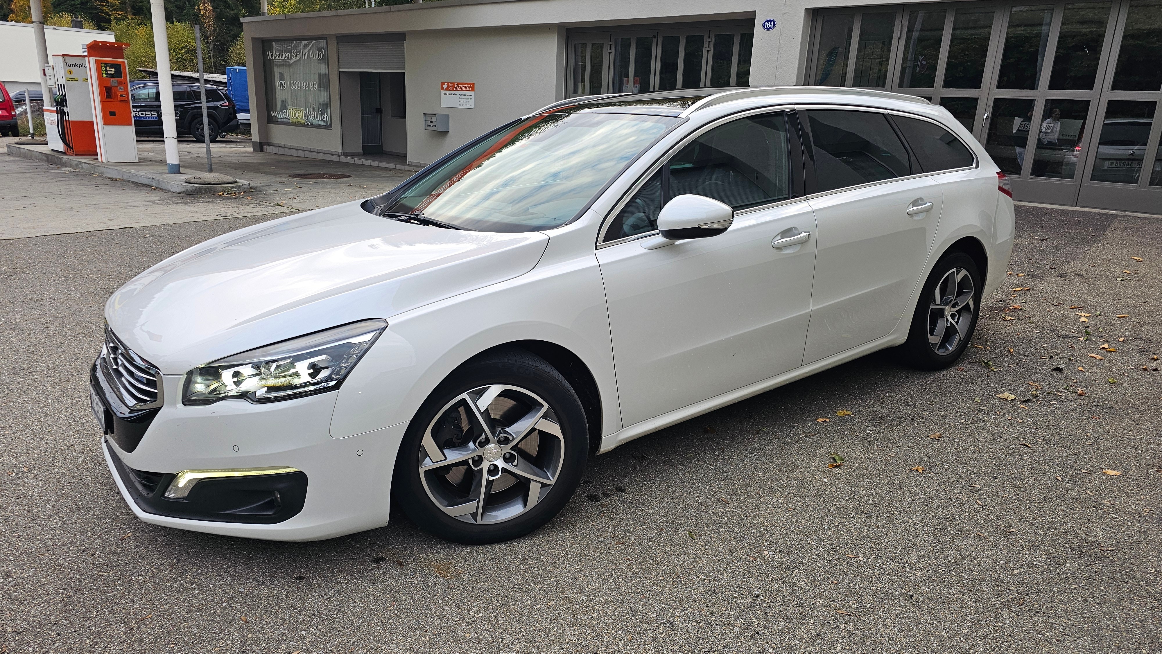 Car photo