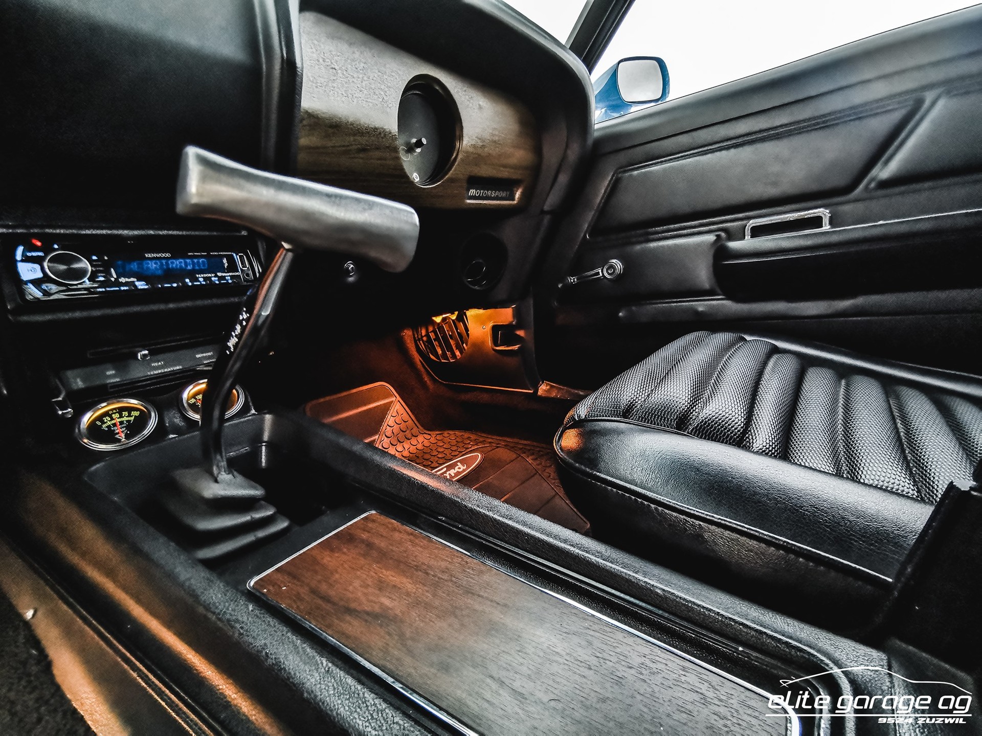 FORD MUSTANG V8-image-15