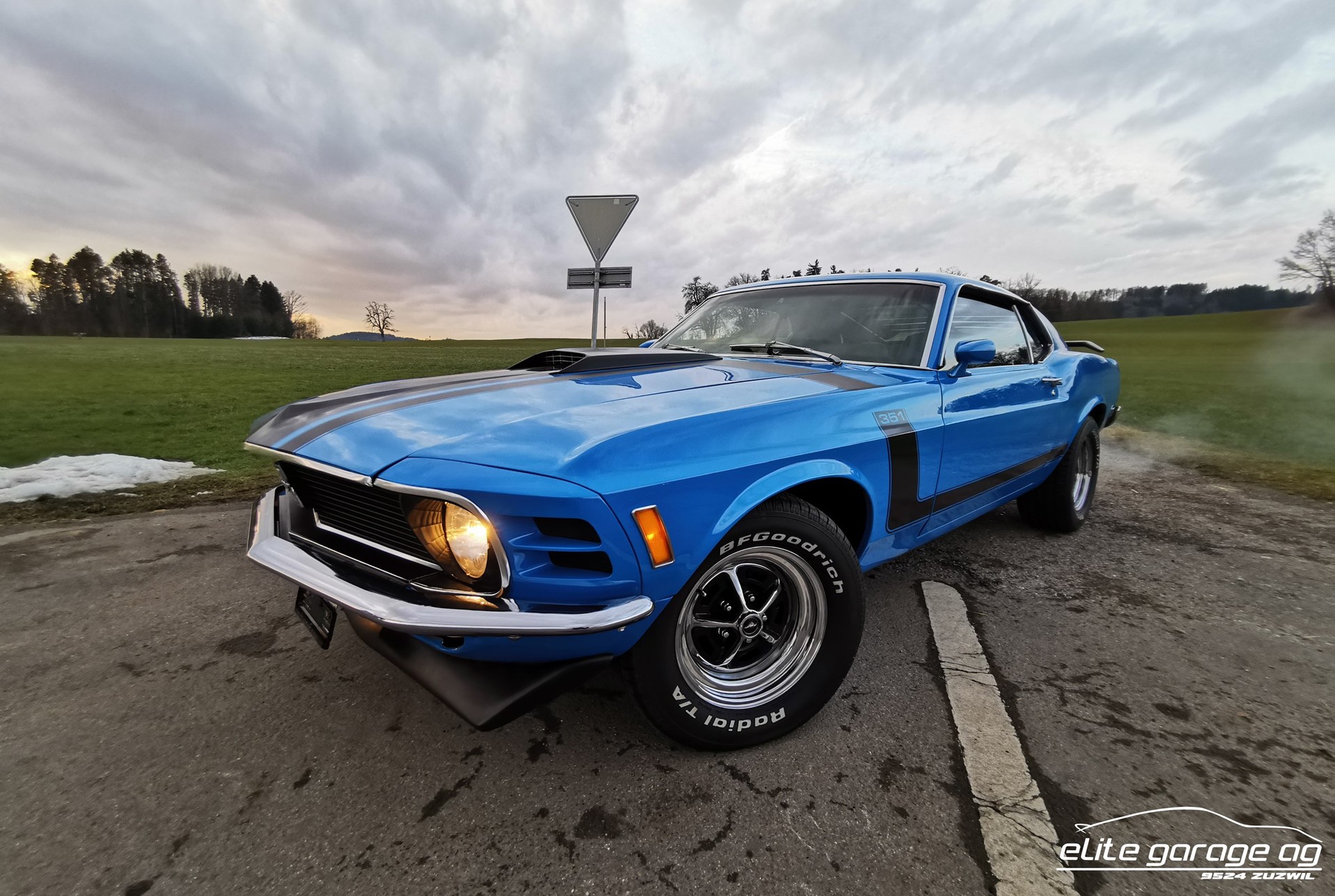FORD MUSTANG V8-image-3