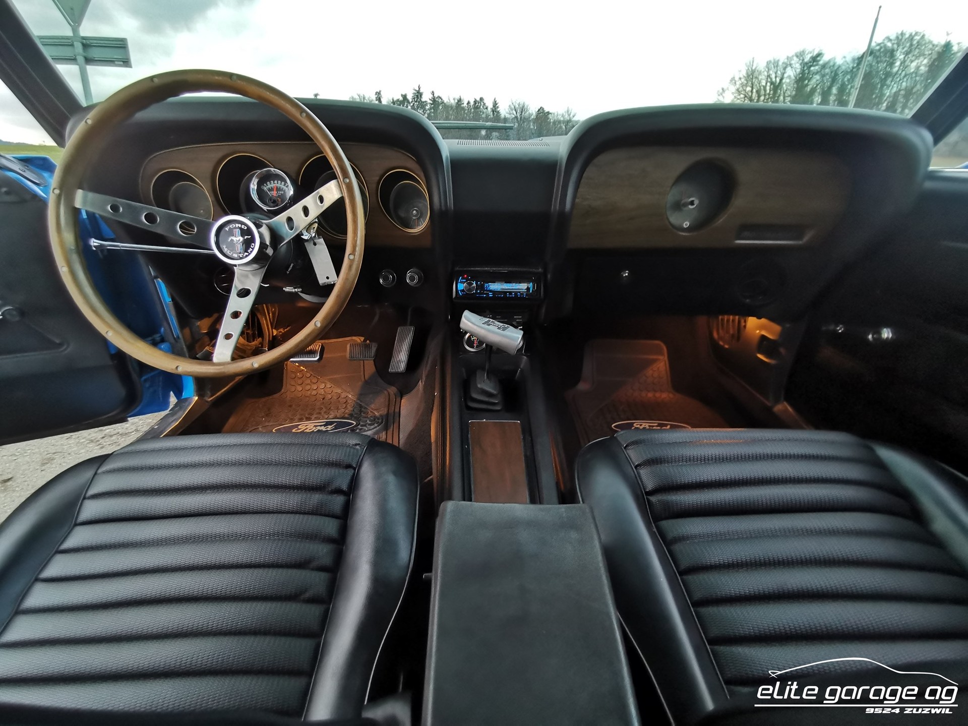 FORD MUSTANG V8-image-13