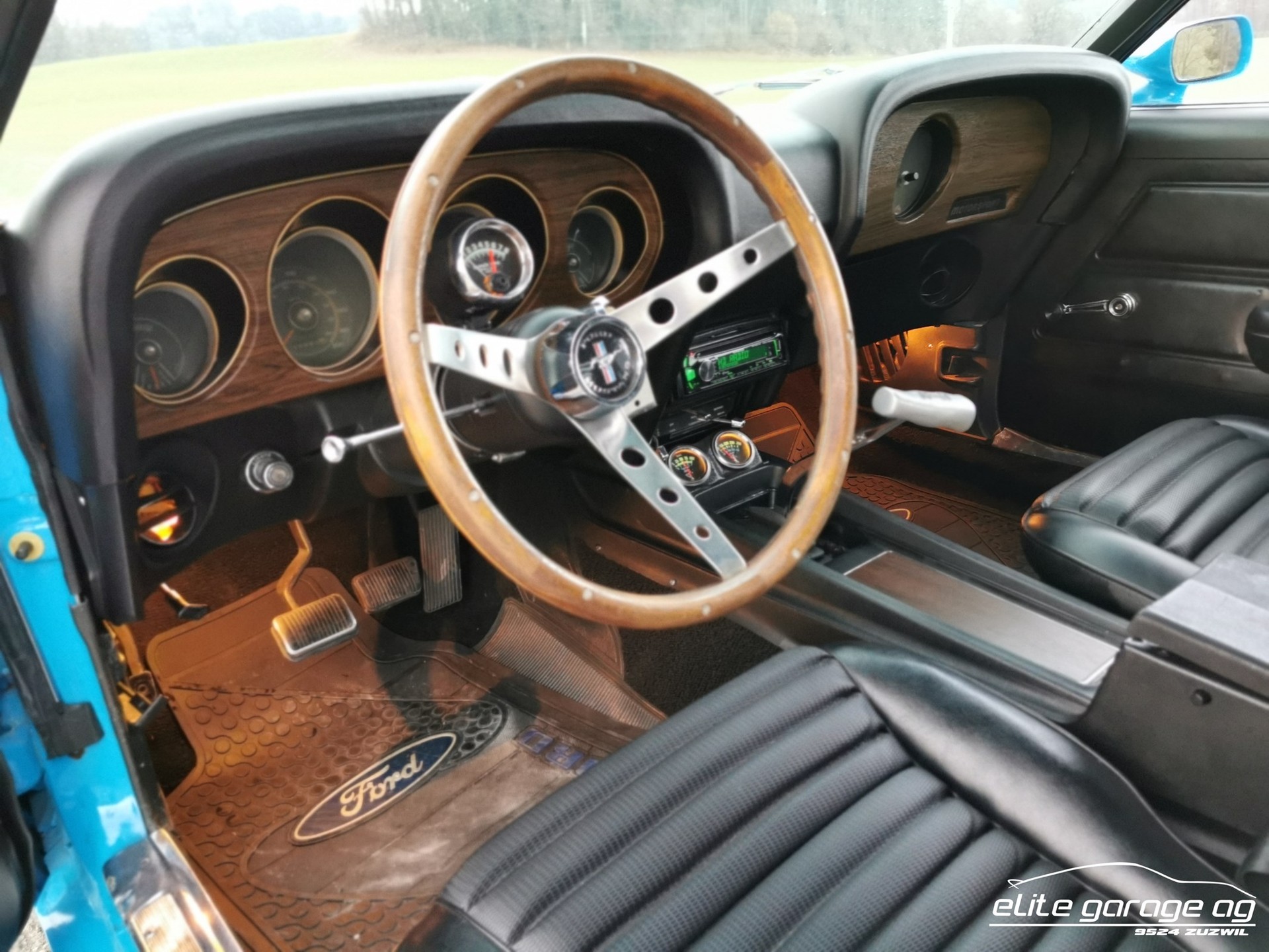 FORD MUSTANG V8-image-12