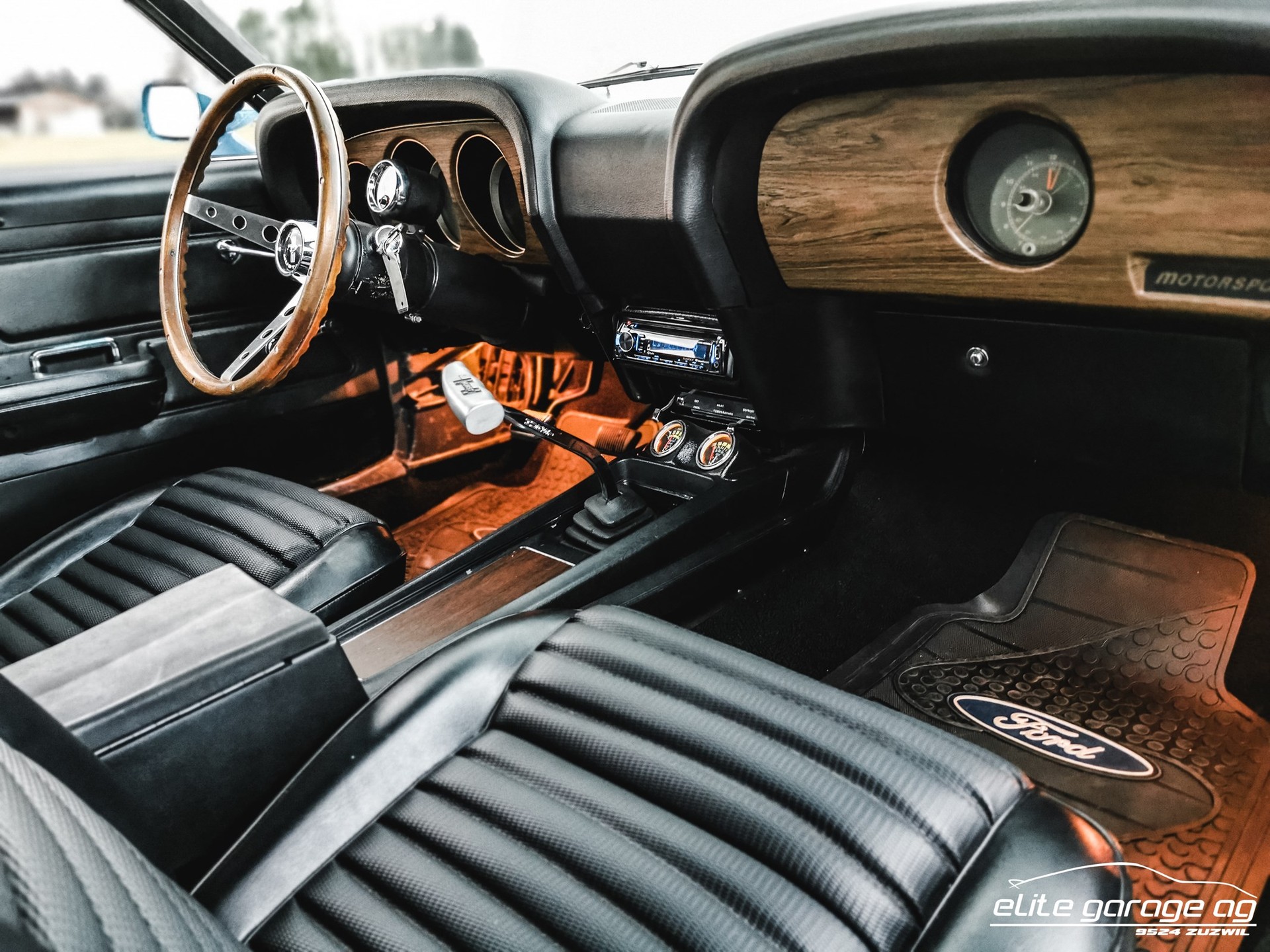 FORD MUSTANG V8-image-14