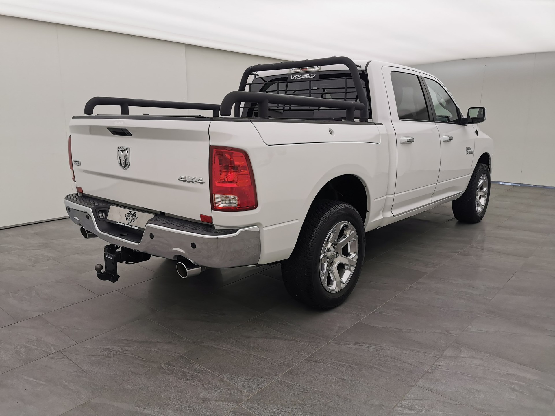 DODGE RAM 1500 CrewCab Laramie-image-3