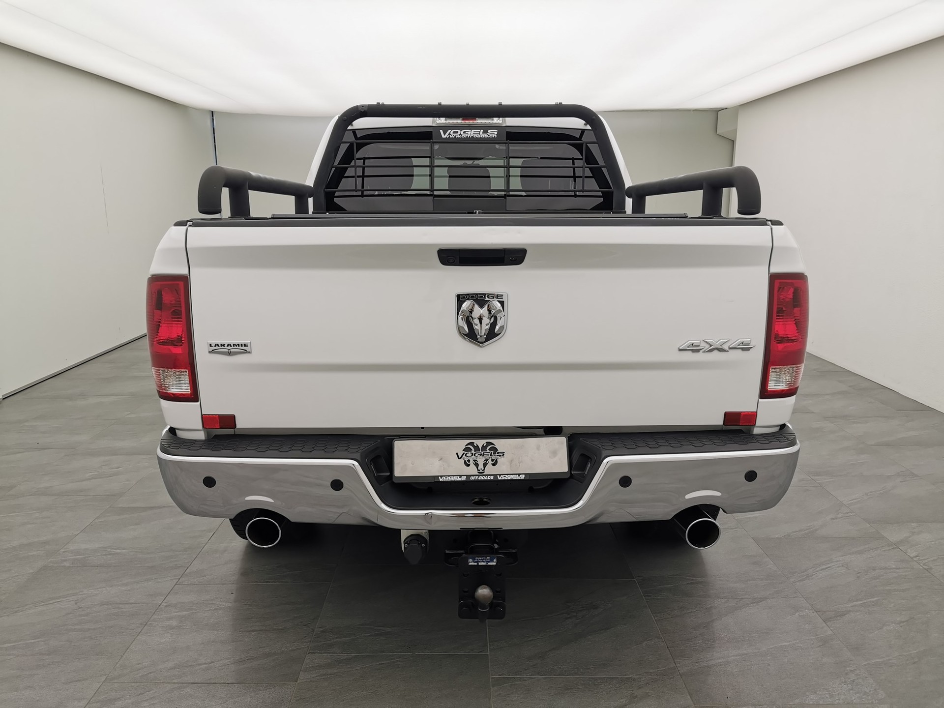 DODGE RAM 1500 CrewCab Laramie-image-4