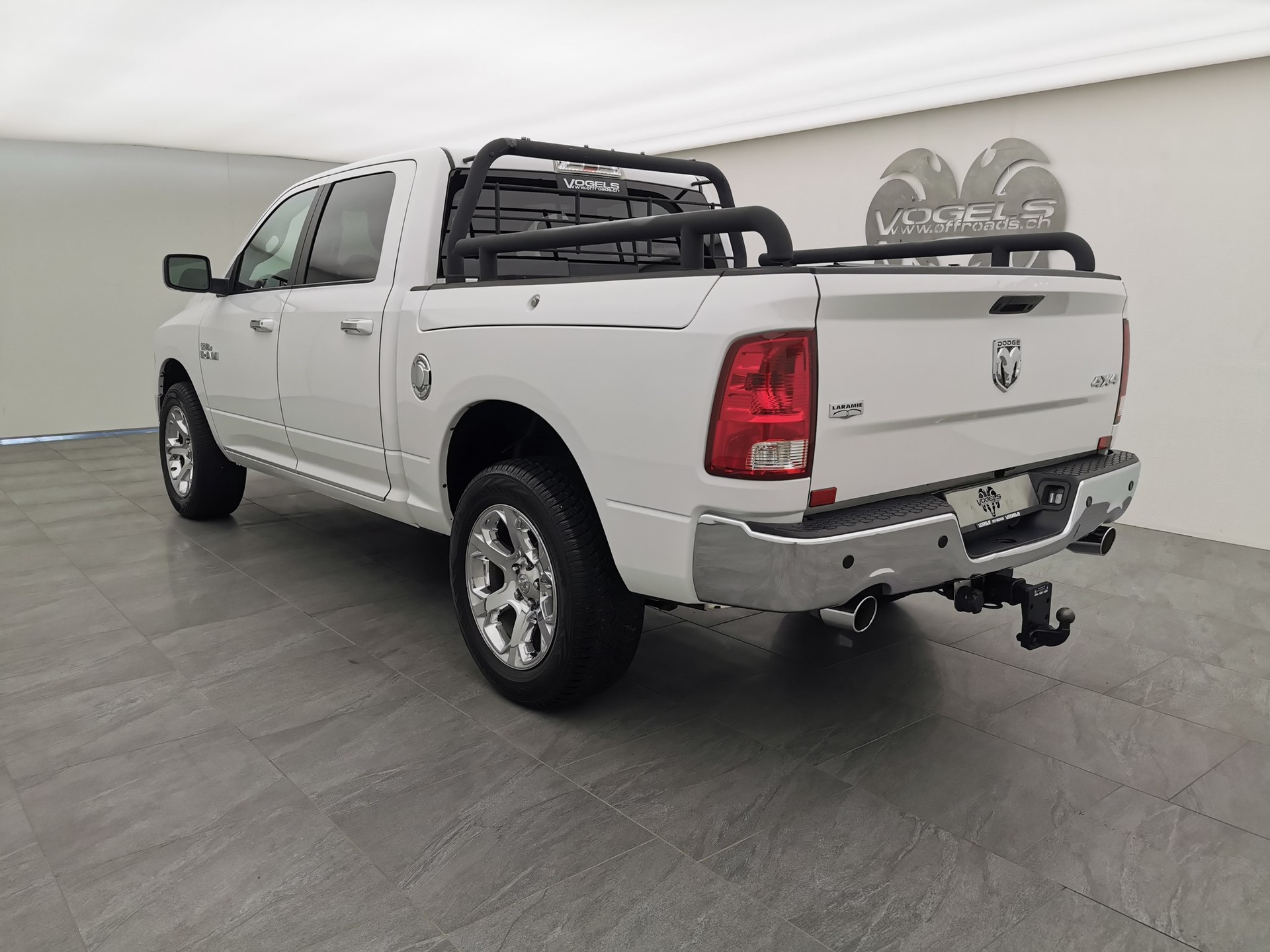 DODGE RAM 1500 CrewCab Laramie-image-5