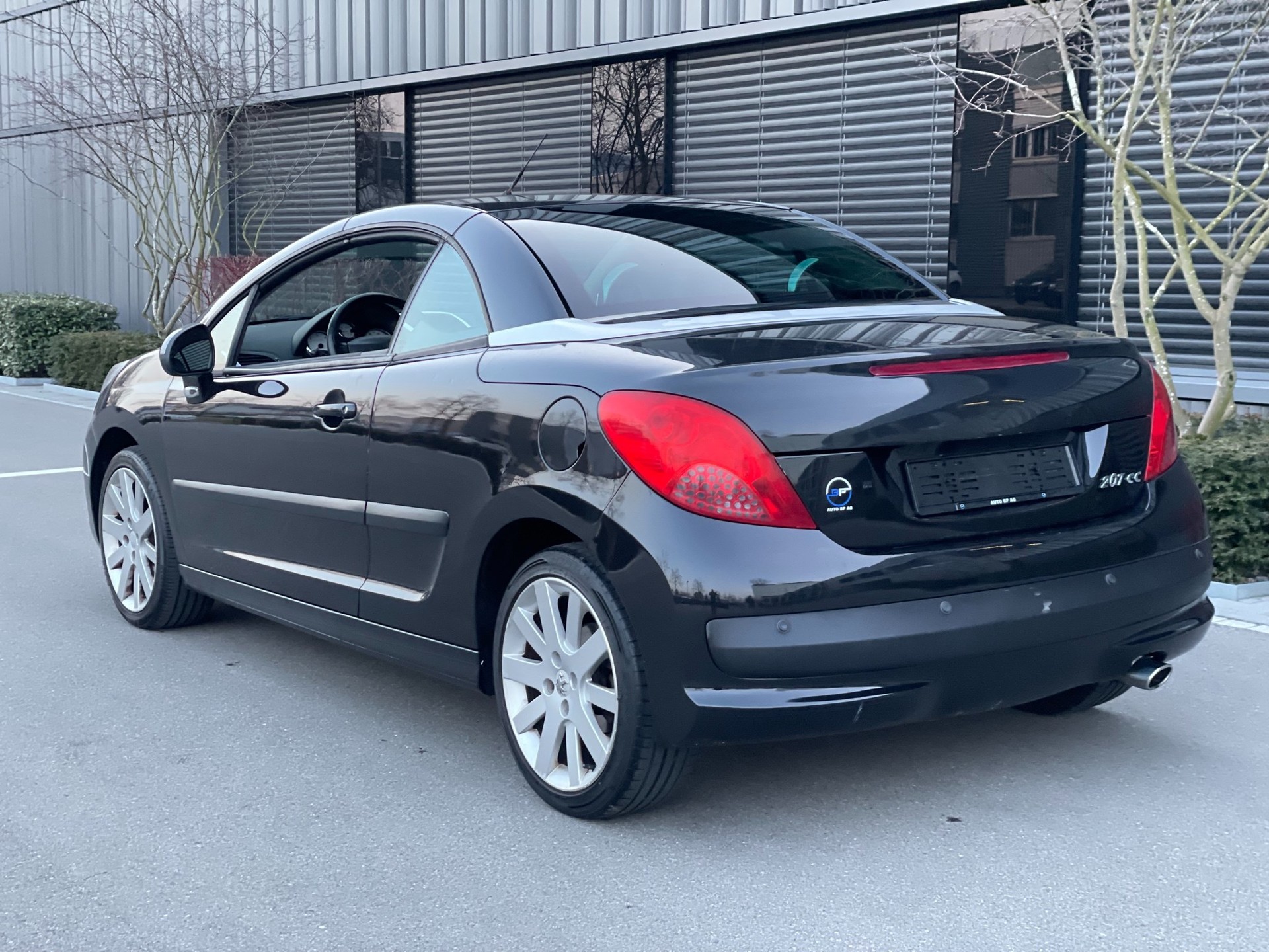 PEUGEOT 207 CC 1.6 HDI Sport-image-1