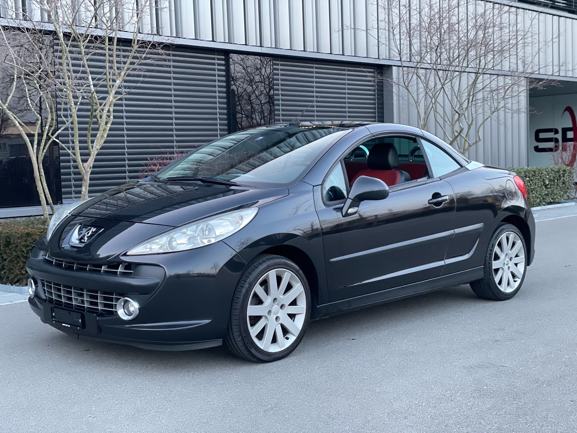 PEUGEOT 207 CC 1.6 HDI Sport-image-0