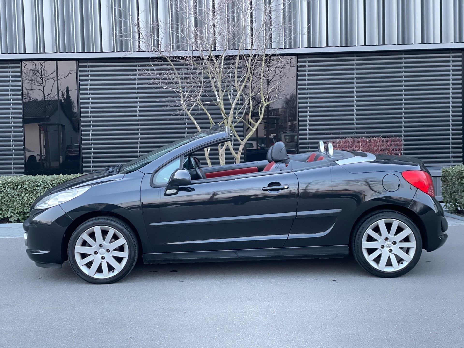PEUGEOT 207 CC 1.6 HDI Sport-image-4