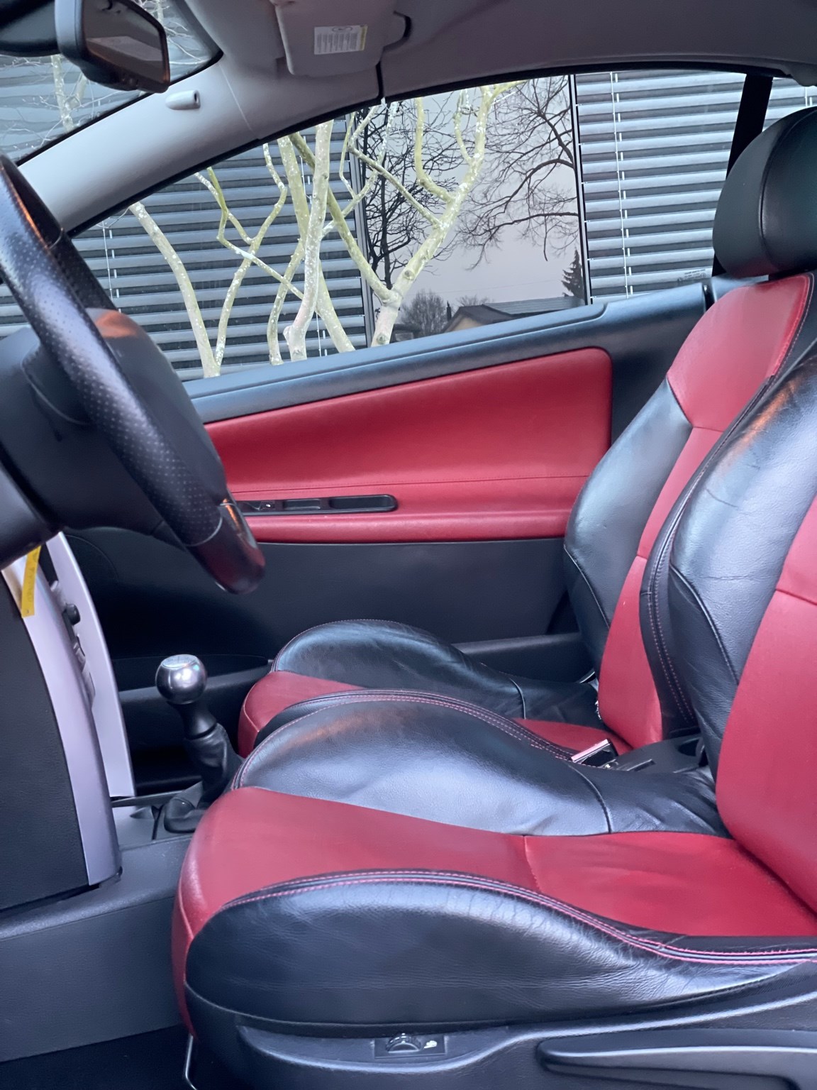 PEUGEOT 207 CC 1.6 HDI Sport-image-9