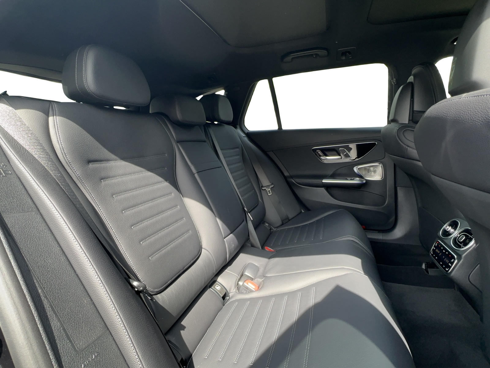 MERCEDES-BENZ C 300 T 4 Matic-image-18