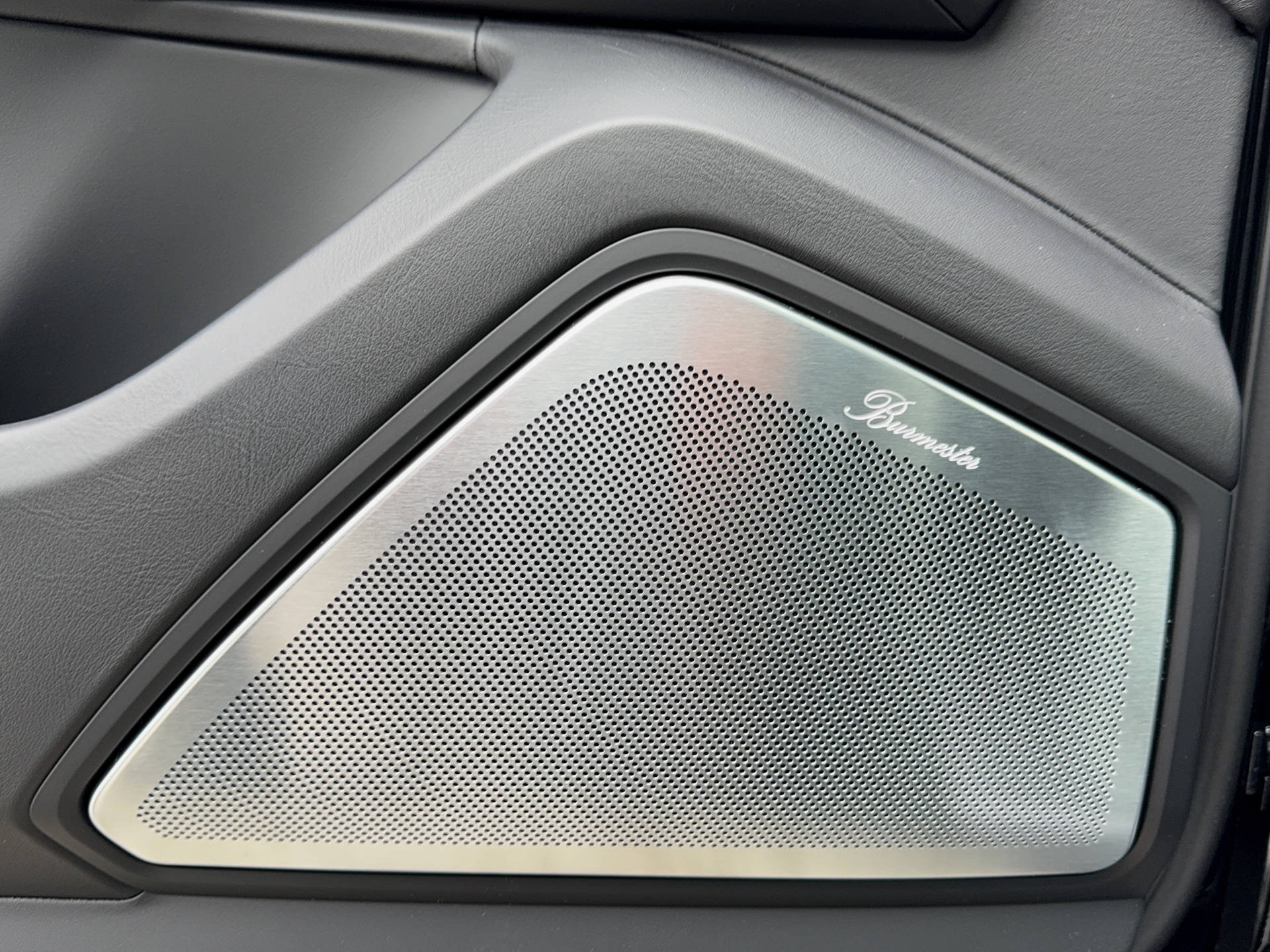 PORSCHE Cayenne Turbo E-Hybrid Coupé-image-9