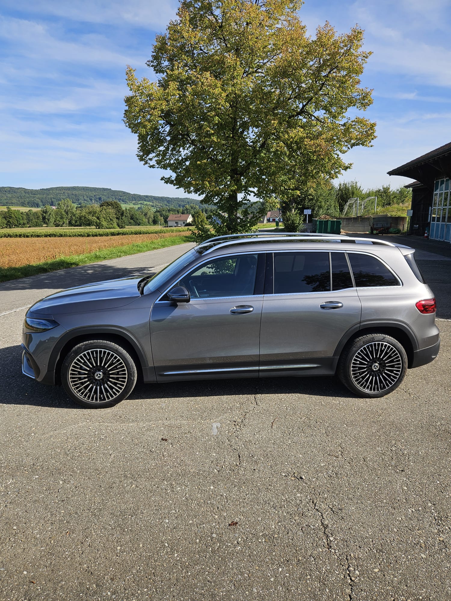 MERCEDES-BENZ EQB350 AMG Line 4Matic (Facelift)-image-2