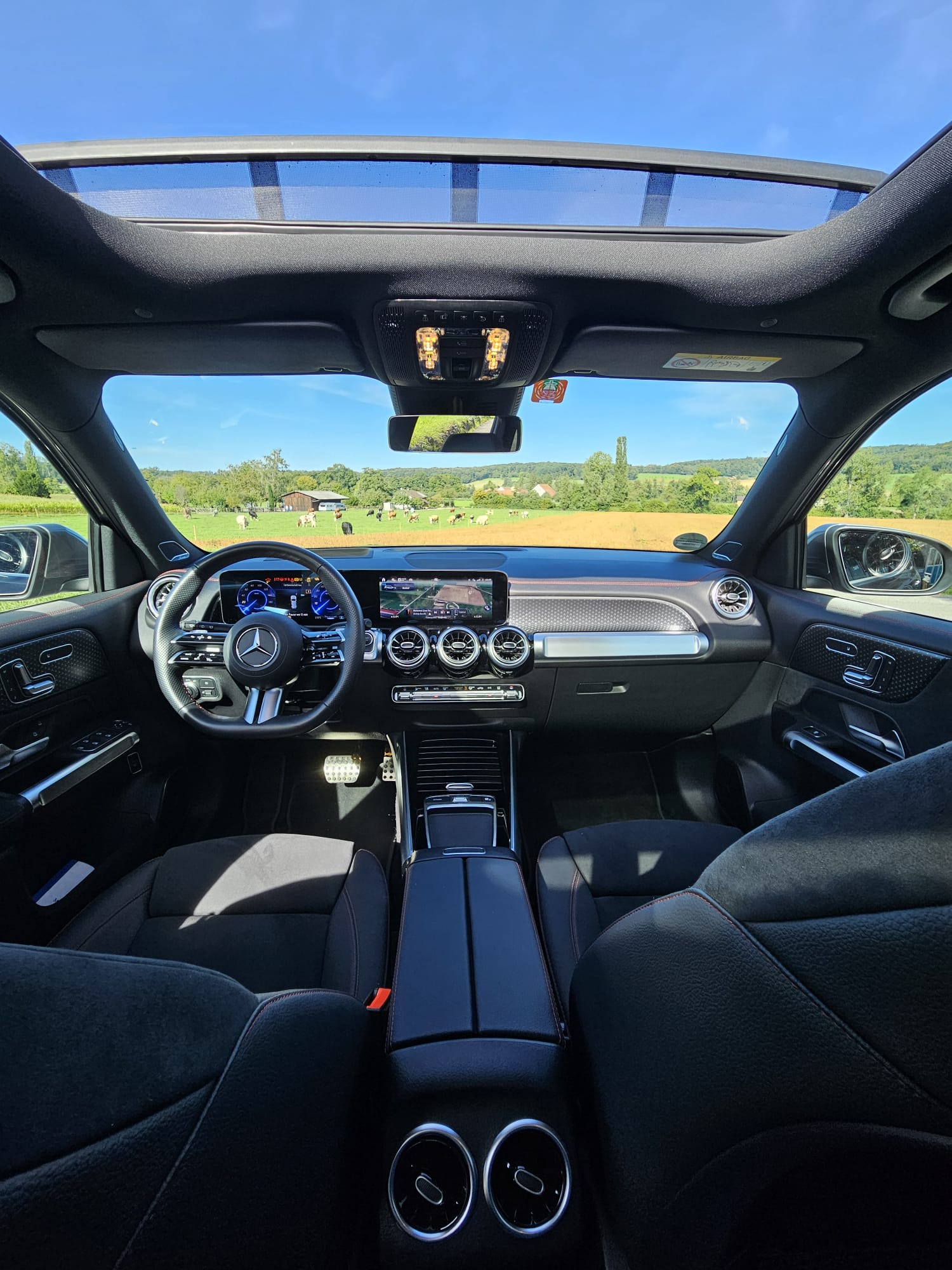 MERCEDES-BENZ EQB350 AMG Line 4Matic (Facelift)-image-8