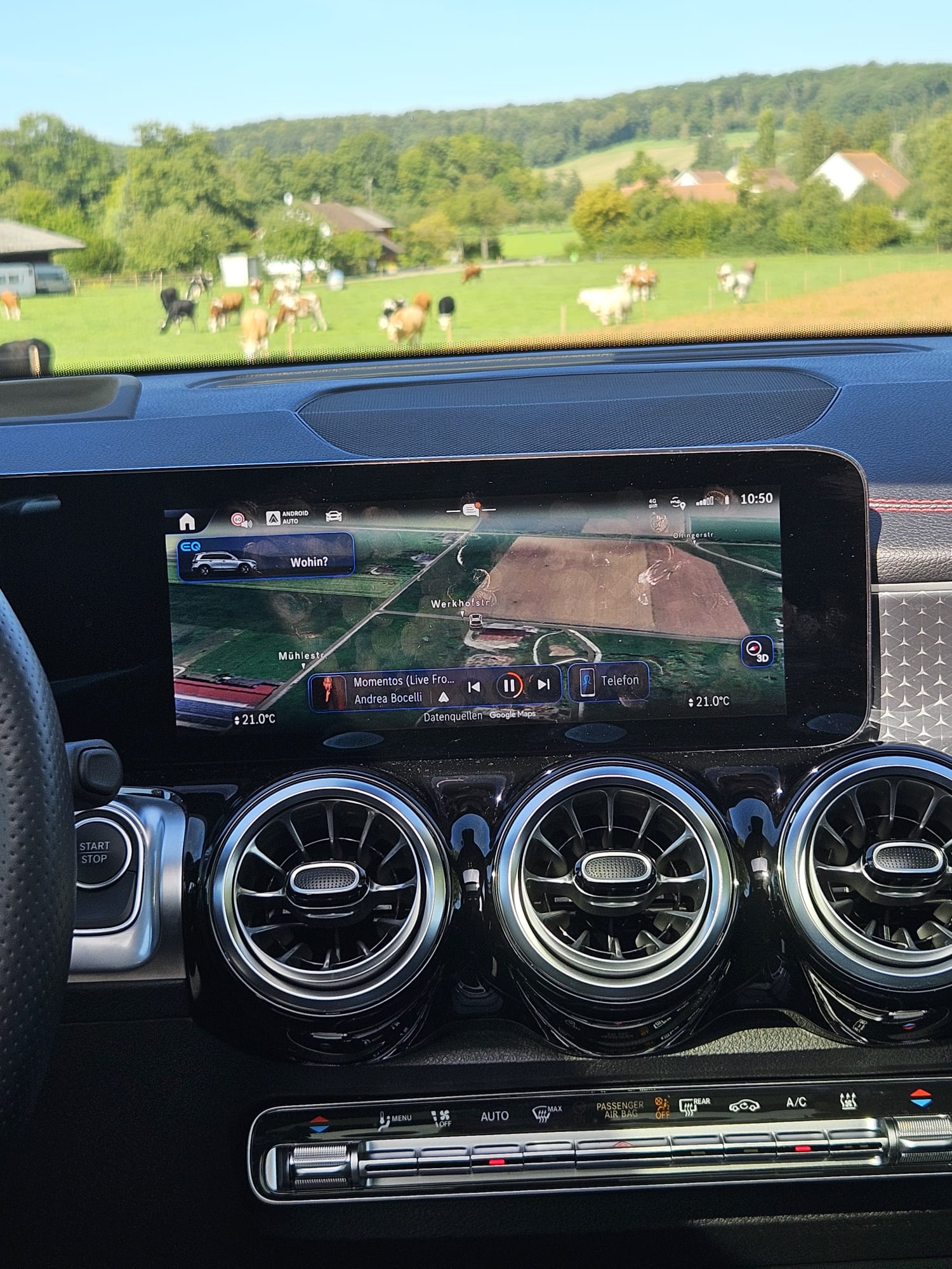 MERCEDES-BENZ EQB350 AMG Line 4Matic (Facelift)-image-12