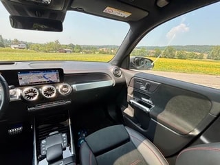 MERCEDES-BENZ EQB350 AMG Line 4Matic-image-8