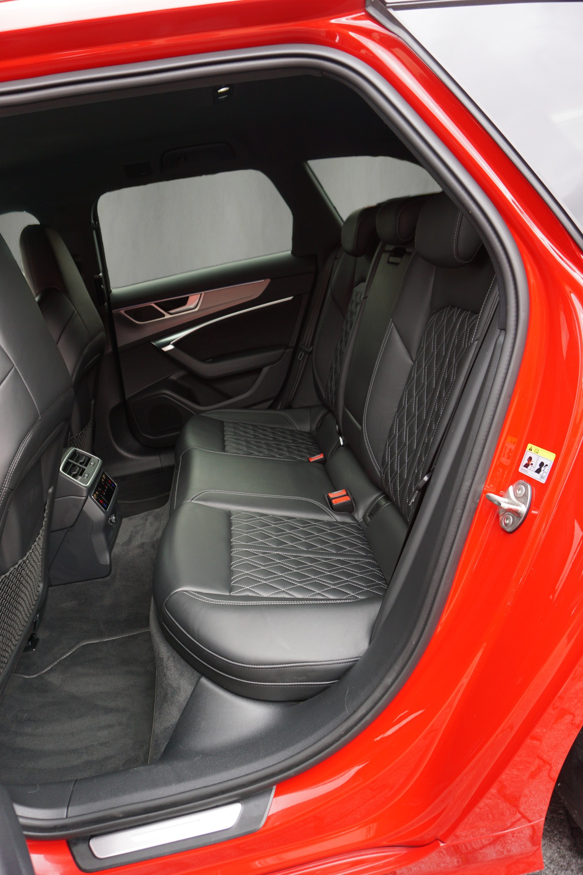 AUDI S6 Avant 3.0 TDI quattro tiptronic-image-8