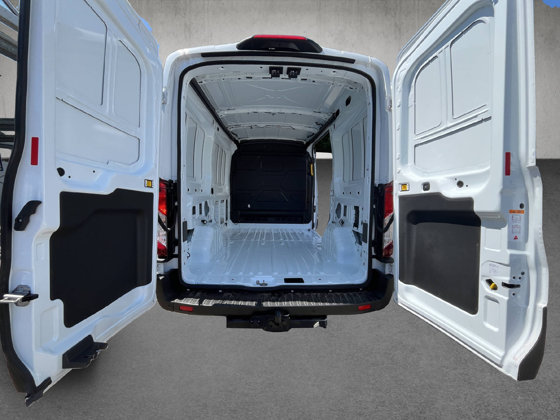 FORD Transit Van 310 L2H2 2.0 EcoBlue 165 Trend-image-29