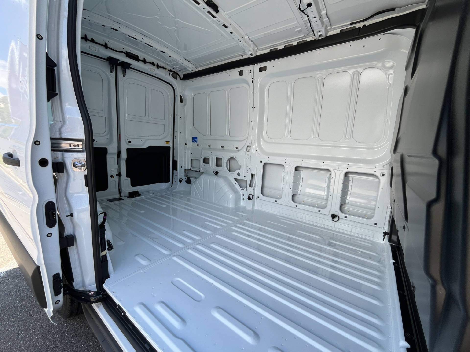 FORD Transit Van 310 L2H2 2.0 EcoBlue 165 Trend-image-26