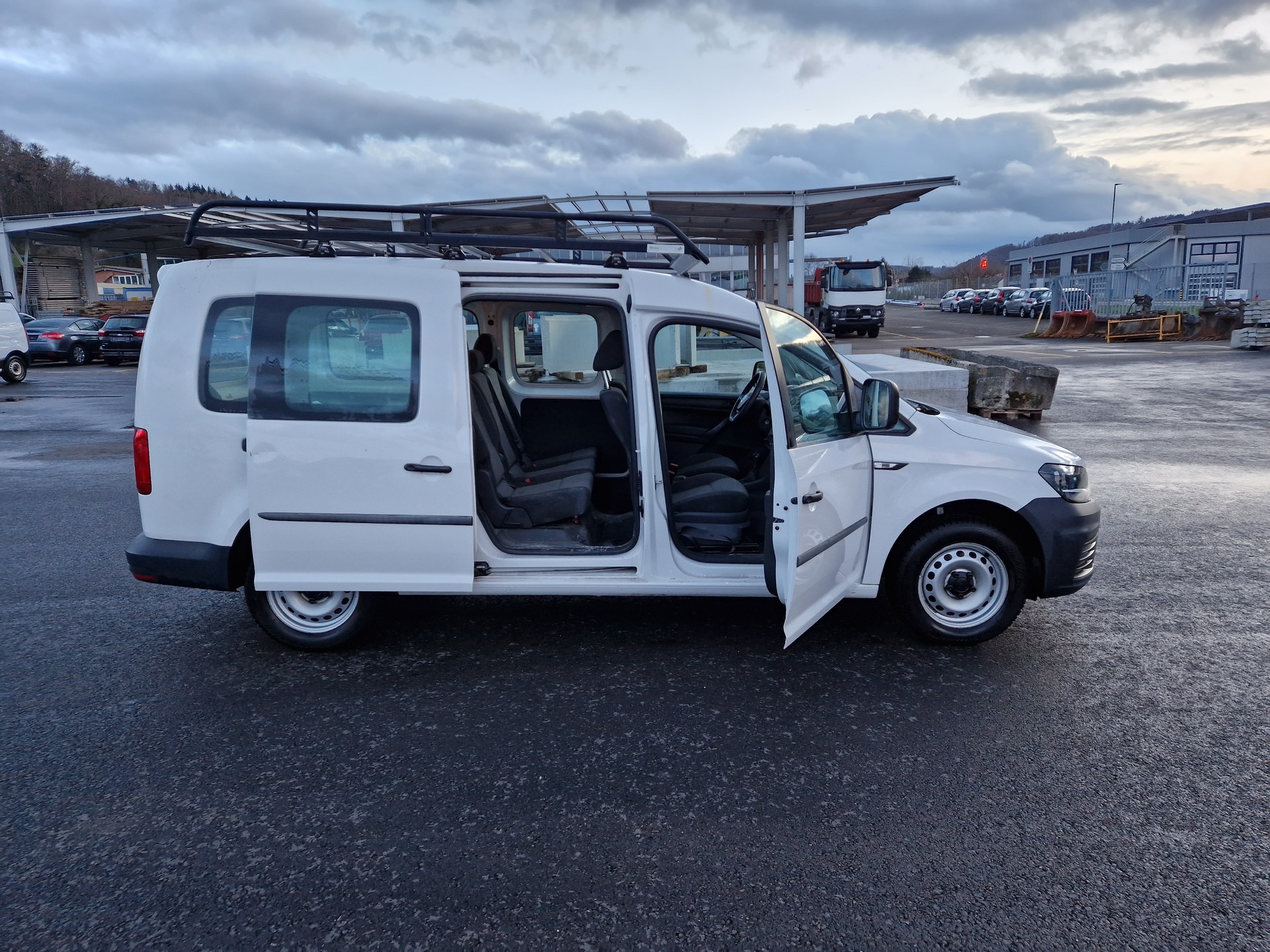 VW Caddy Maxi 2.0 TDI Highline-image-9