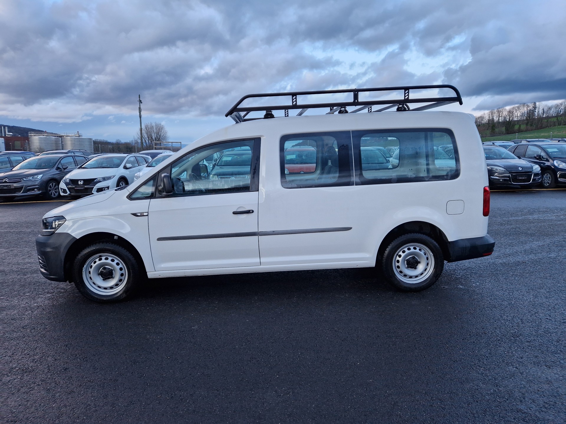 VW Caddy Maxi 2.0 TDI Highline-image-8