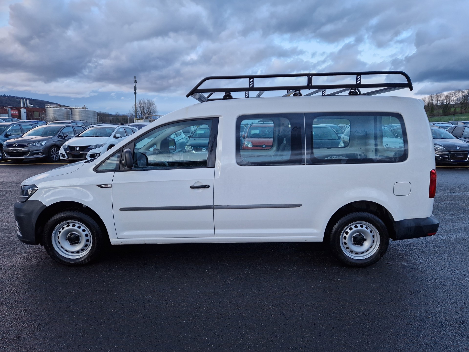 VW Caddy Maxi 2.0 TDI Highline-image-6