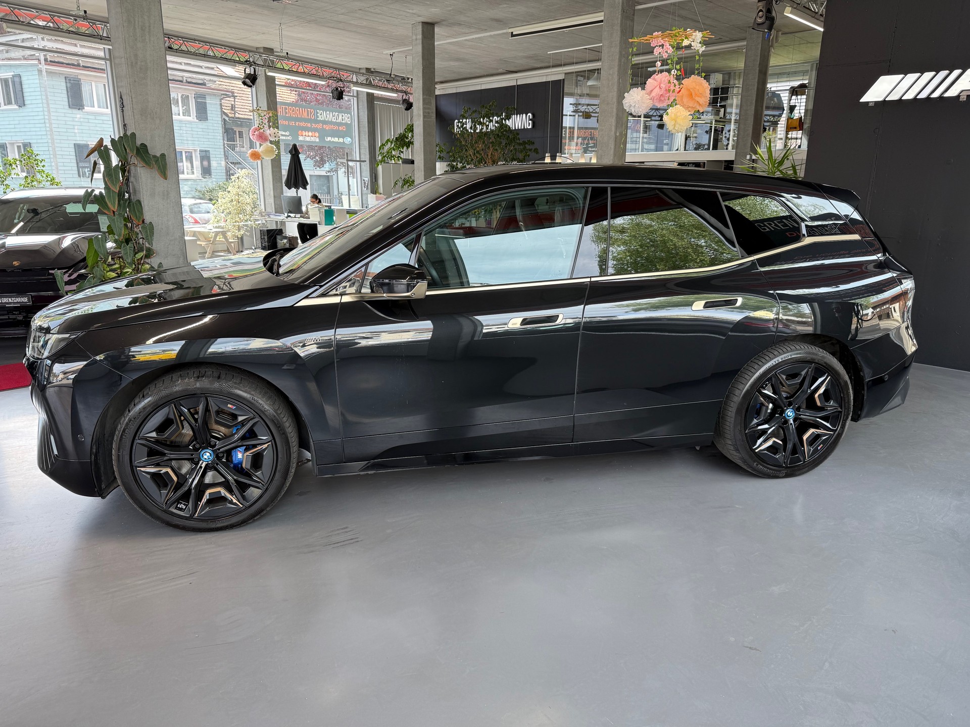 BMW iX M60-image-3