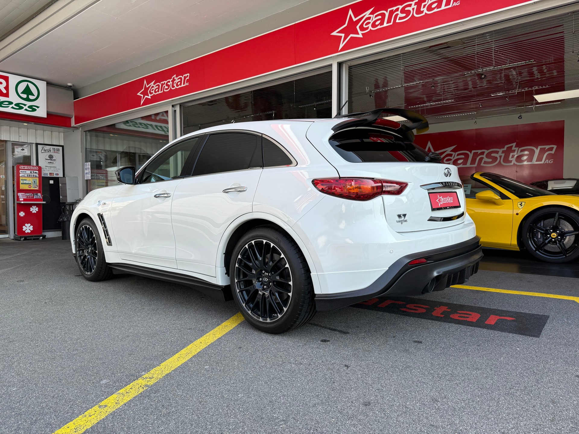INFINITI FX50 S Vettel Edition Nr.1 AWD Automatic-showroom-element-2