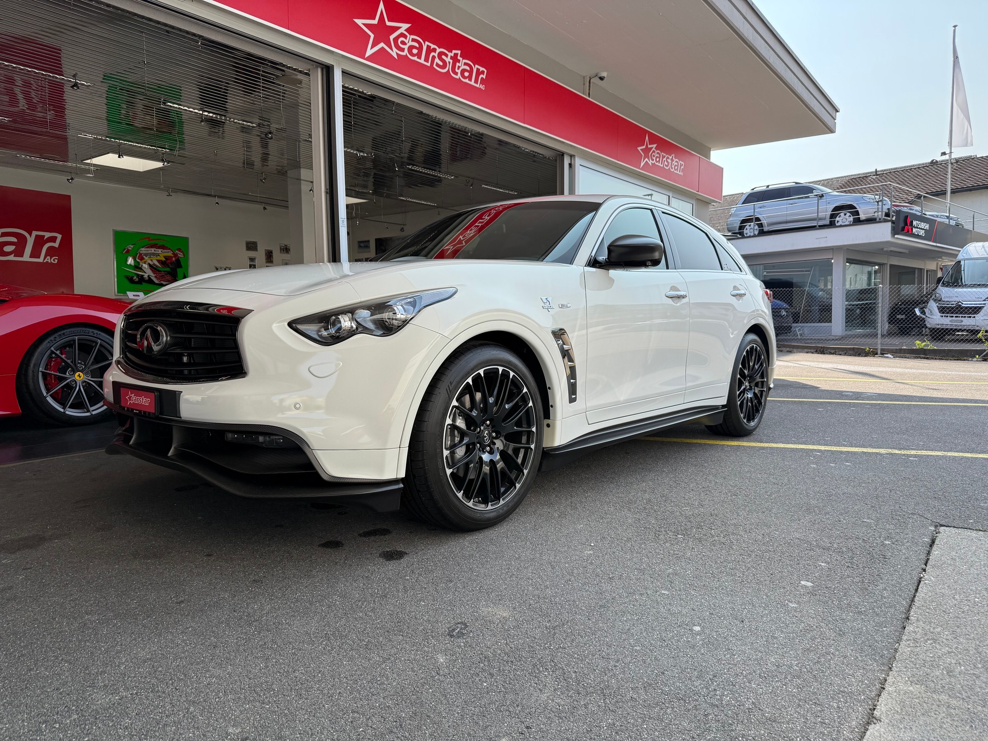 INFINITI FX50 S Vettel Edition Nr.1 AWD Automatic-showroom-element-1
