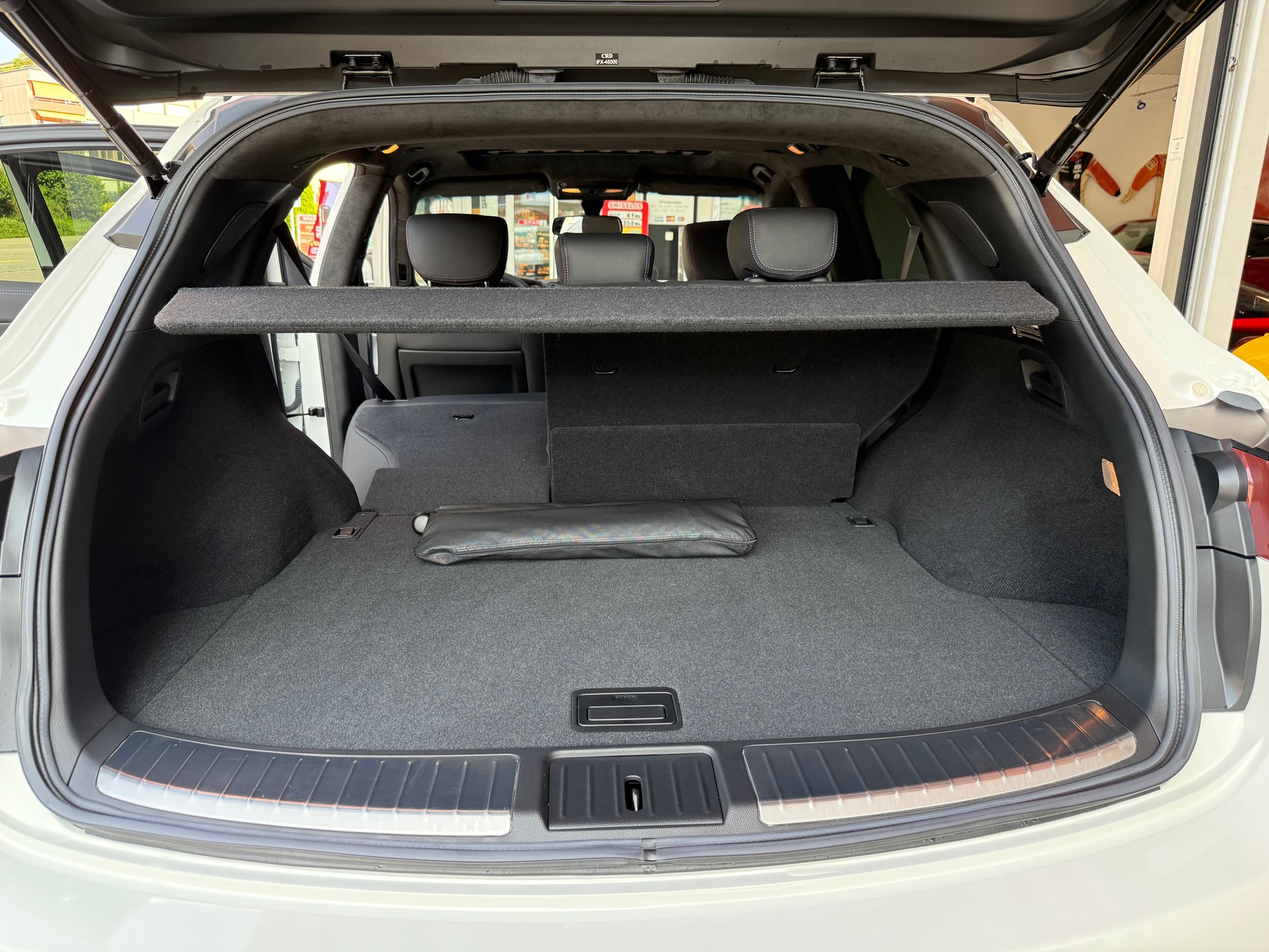 INFINITI FX50 S Vettel Edition Nr.1 AWD Automatic-image-15