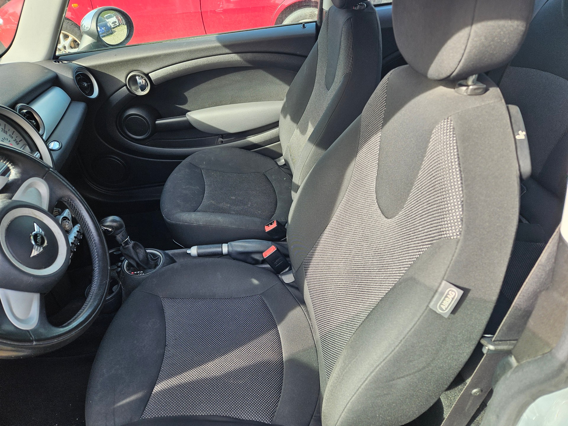 MINI Cooper-image-13