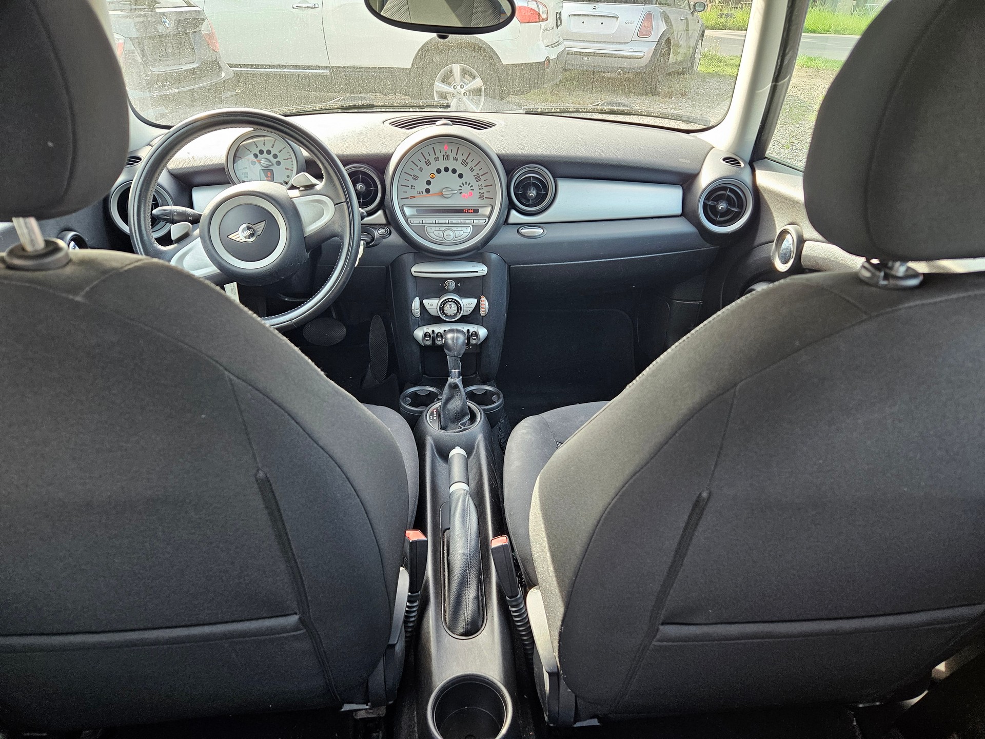 MINI Cooper-image-10