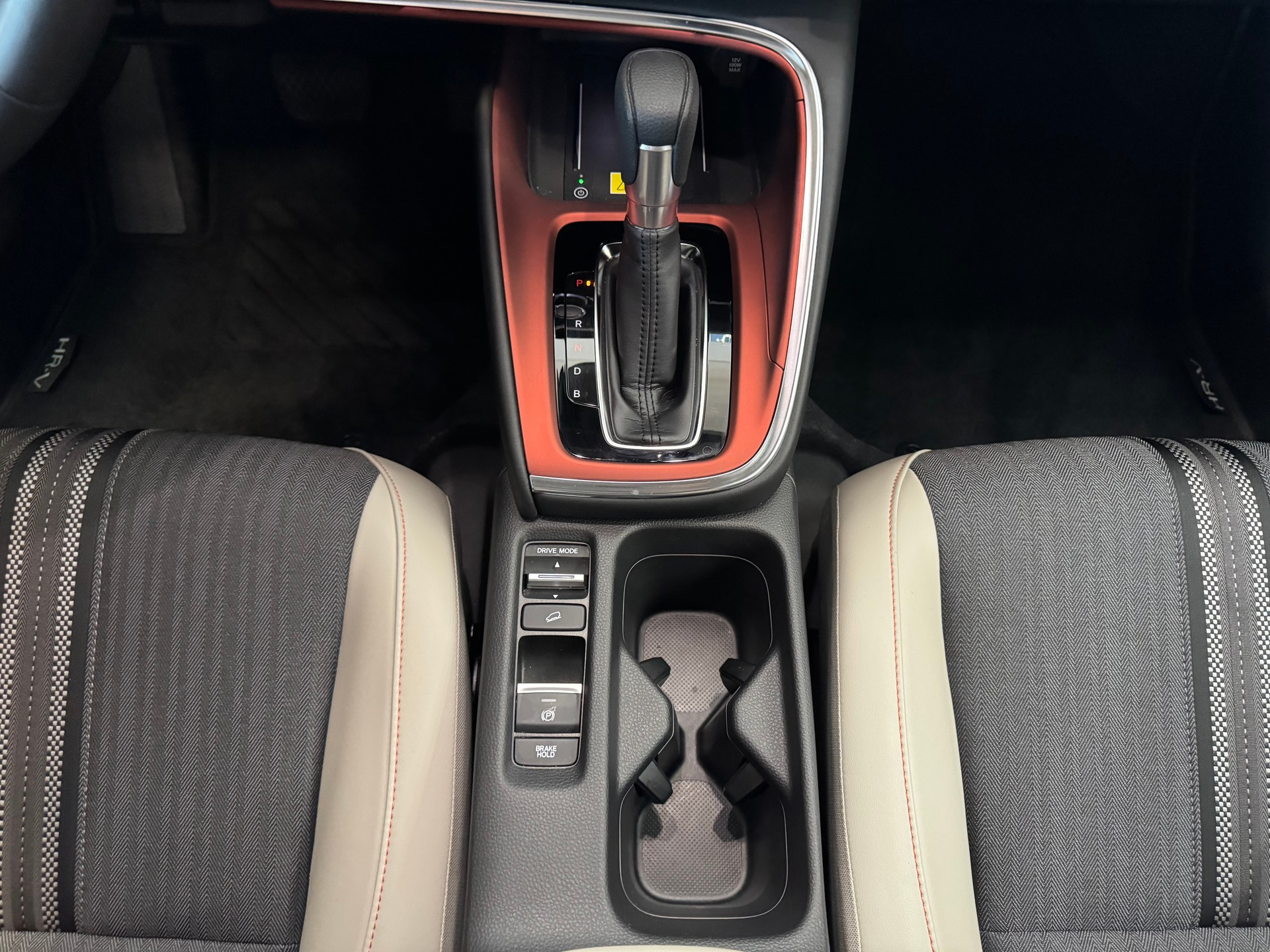 HONDA HR-V 1.5i-MMD Elegance CVT-image-22