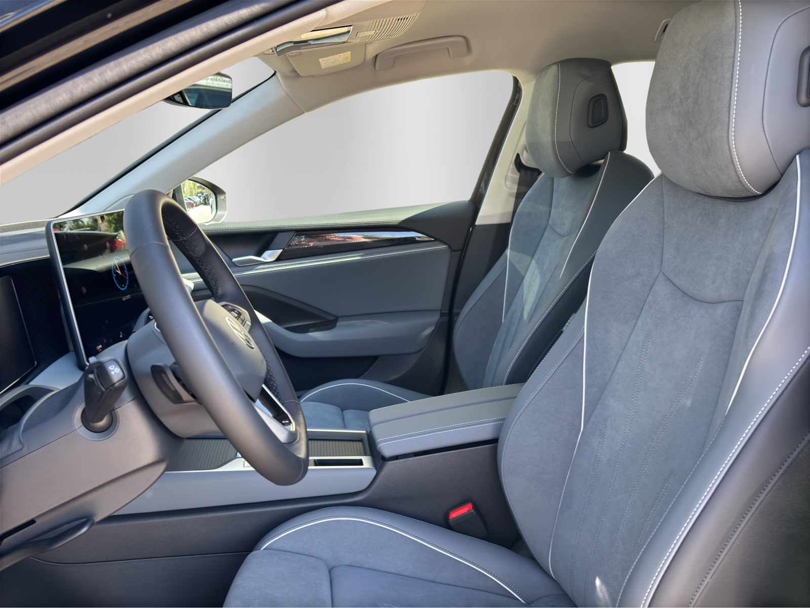 VW Passat Variant 1.5 eTSI evo2 Business DSG-image-8