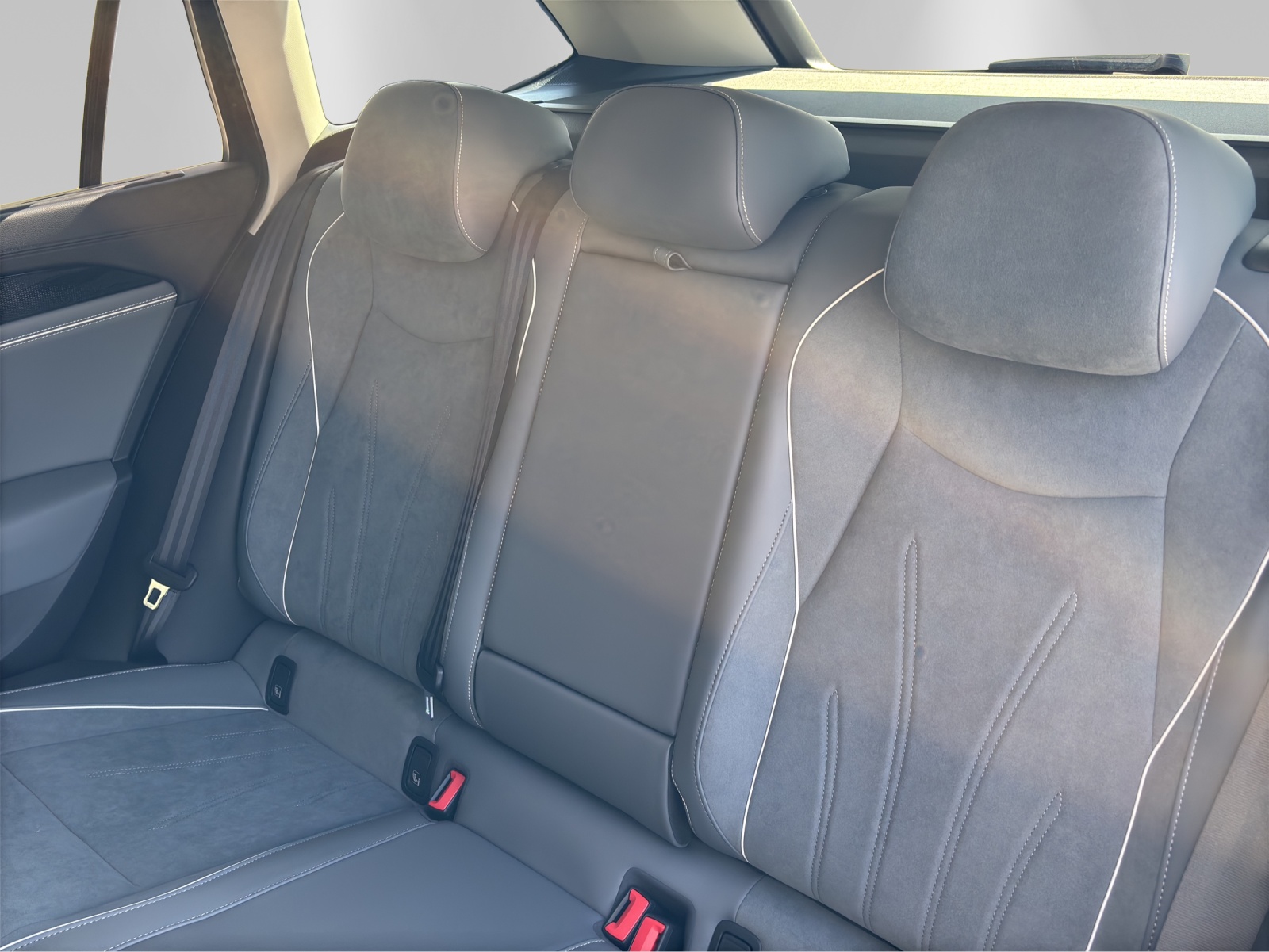 VW Passat Variant 1.5 eTSI evo2 Business DSG-image-10