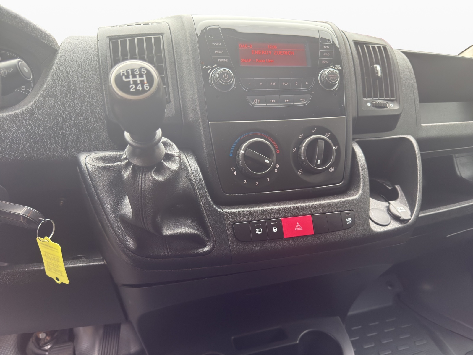 PEUGEOT Boxer 2.2 HDI 335 Pro L2H2-image-12