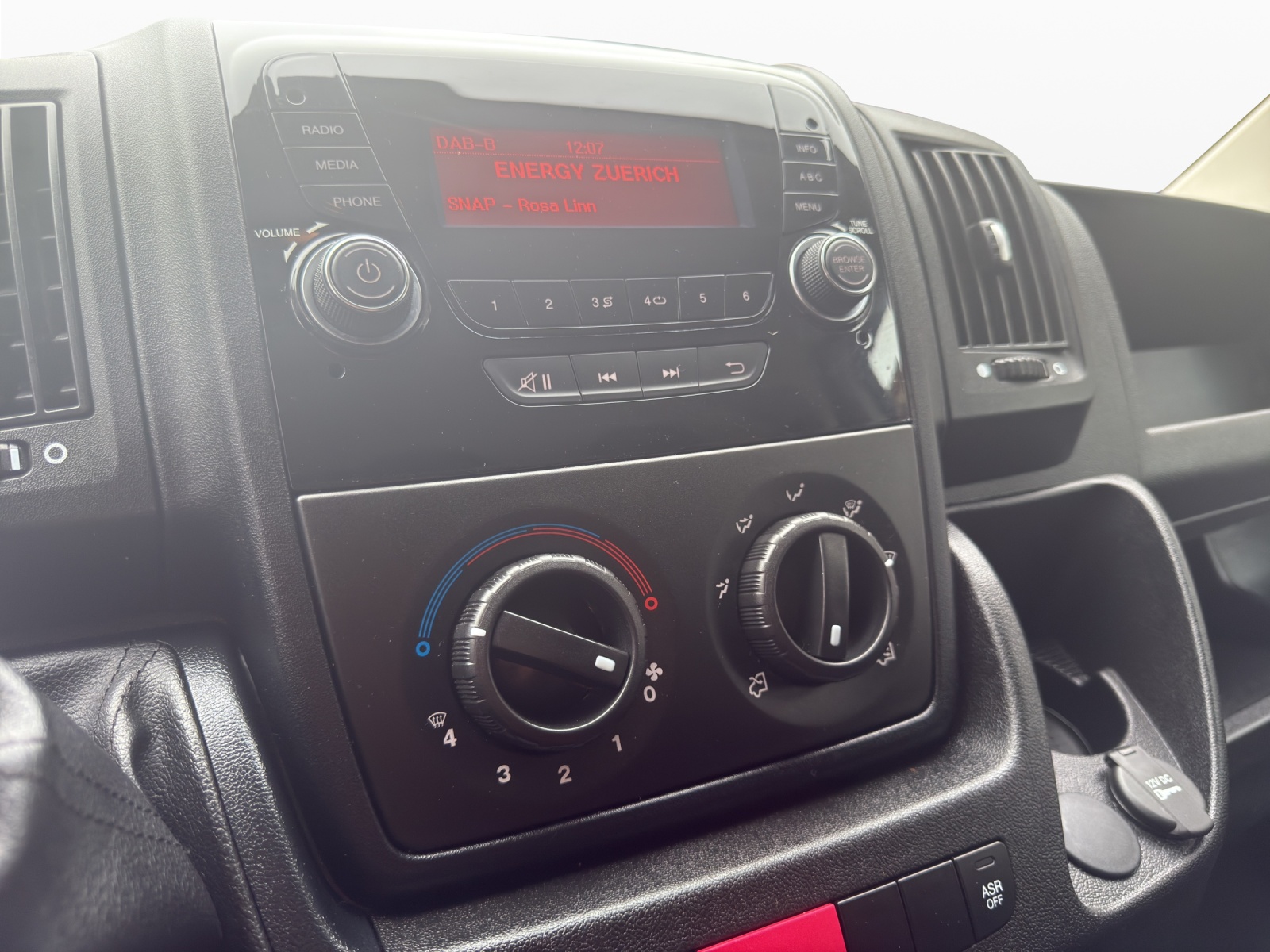 PEUGEOT Boxer 2.2 HDI 335 Pro L2H2-image-13