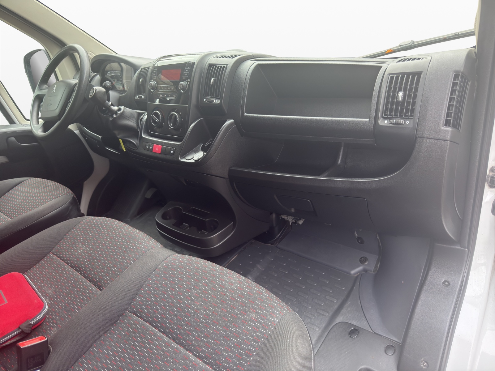 PEUGEOT Boxer 2.2 HDI 335 Pro L2H2-image-15
