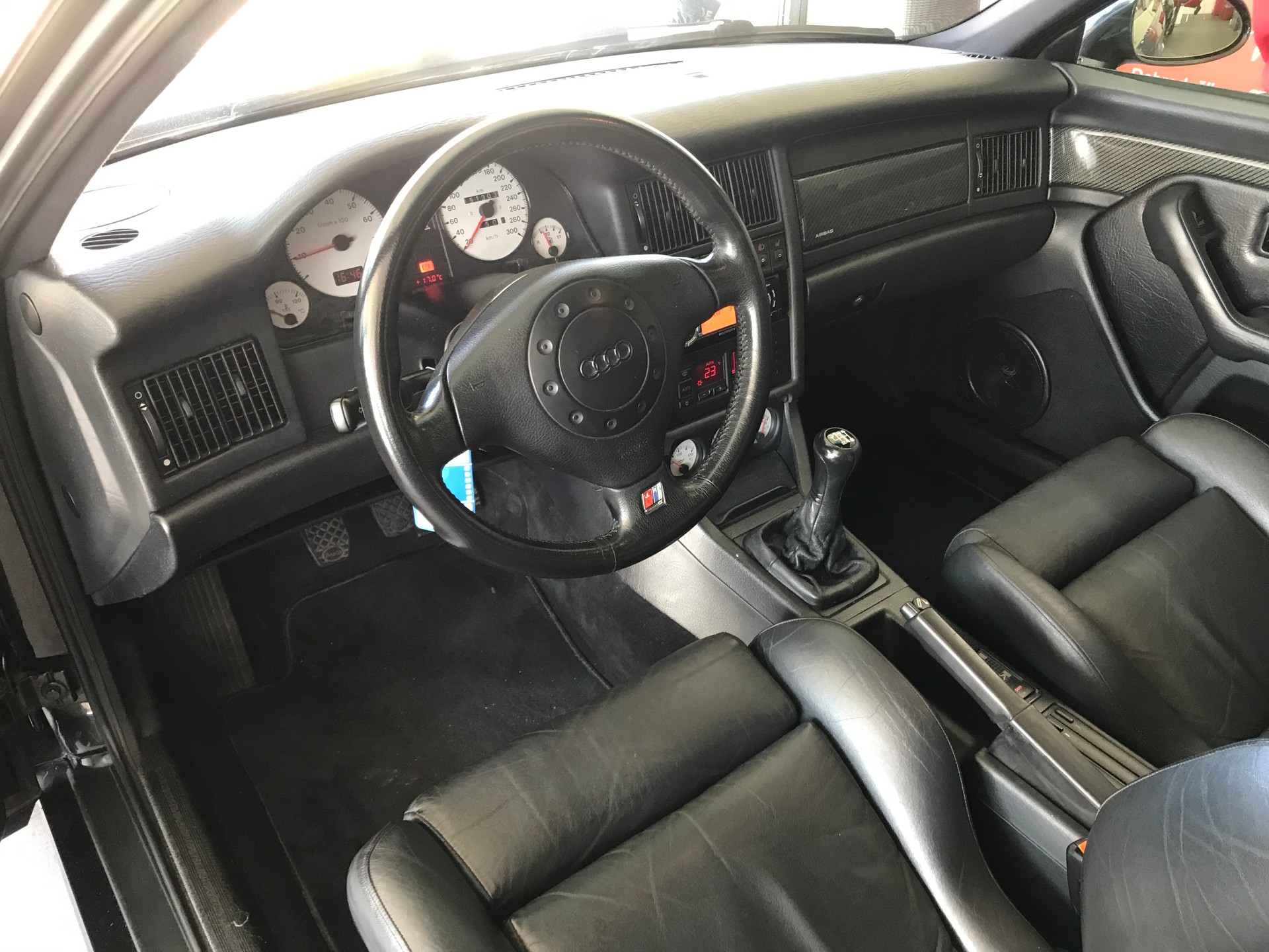 AUDI 80 Avant RS2-image-8