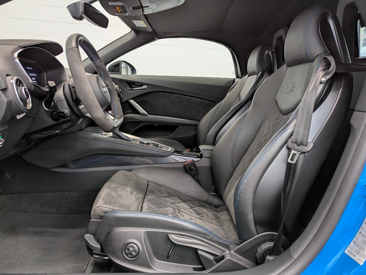AUDI TT Roadster 2.0 40 TFSI S-Tronic *5J GAR S-LINE COMPETITION PLUS NAVI+ LED ALL-BLACK 20 ZOLL UVM*-image-3