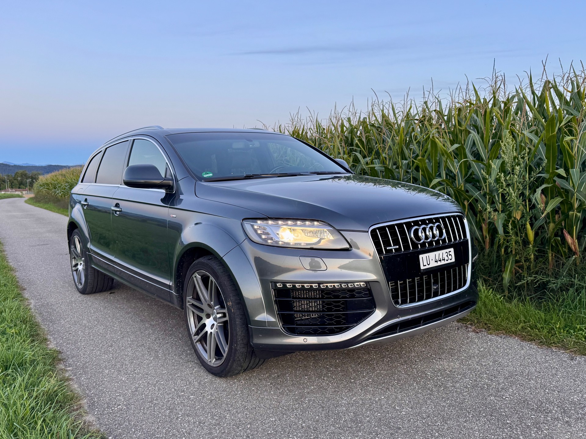 AUDI Q7 3.0 TDI quattro tiptronic-image-1