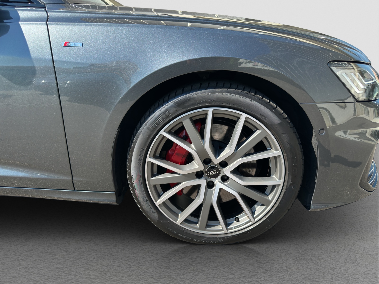 AUDI A6 Avant 55 TFSIe Sport quattro S-tronic-image-4