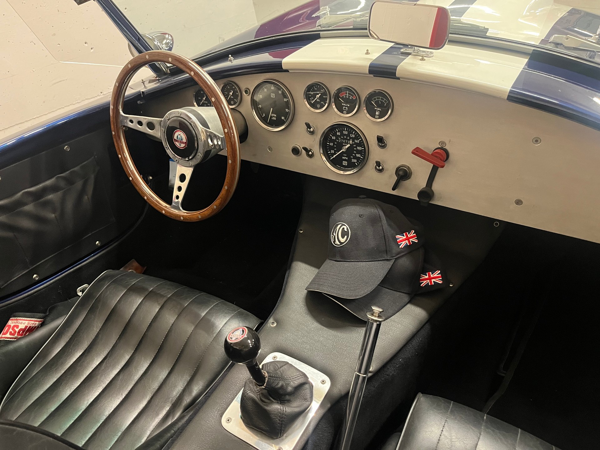 AC Cobra 427 s/c (clone)-image-1