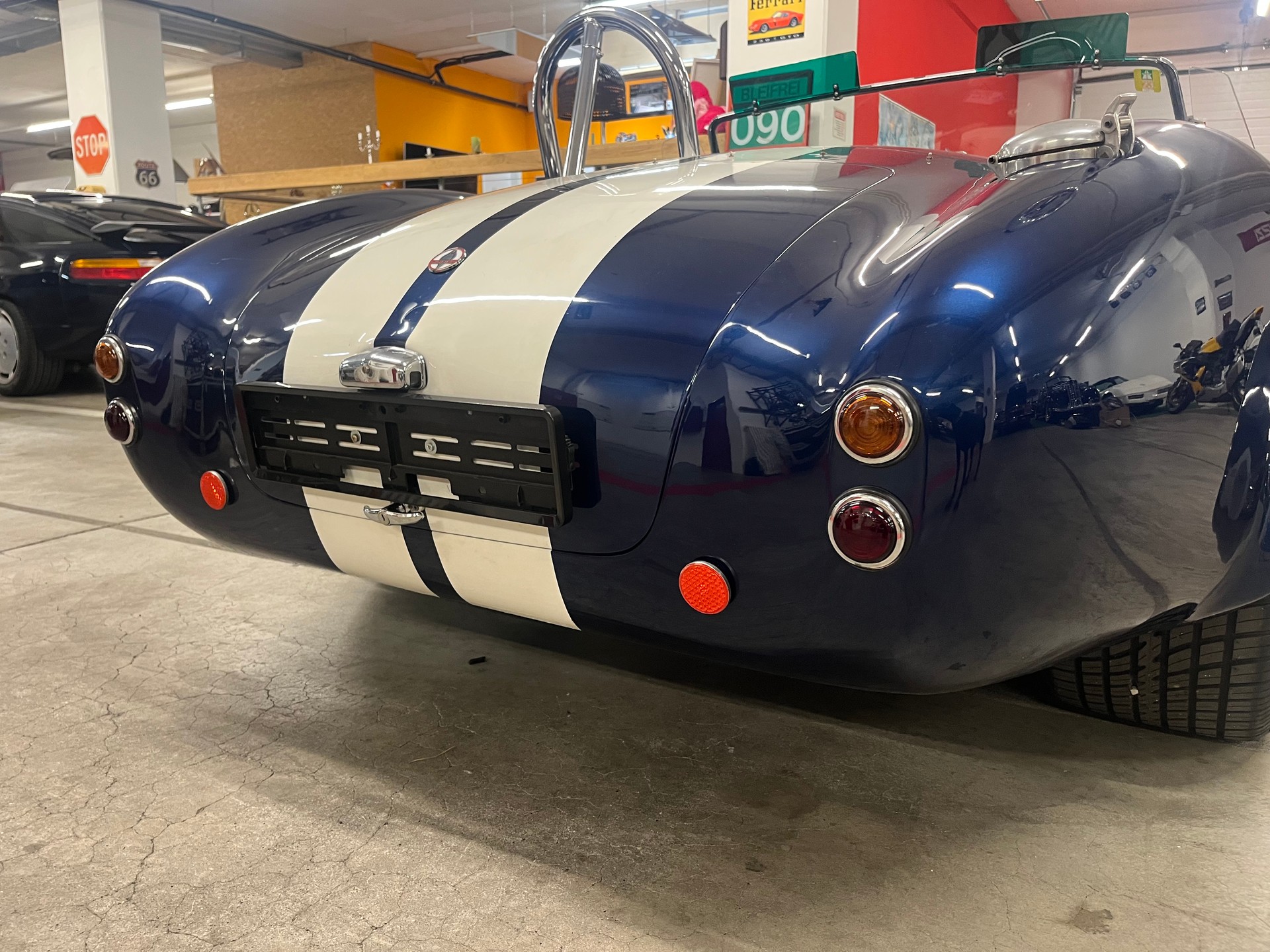 AC Cobra 427 s/c (clone)-image-9