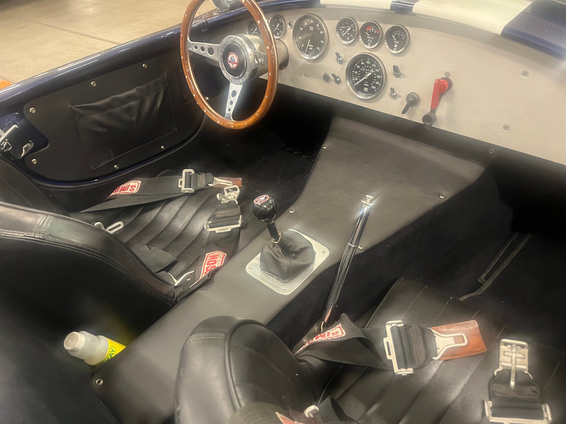 AC Cobra 427 s/c (clone)-image-12