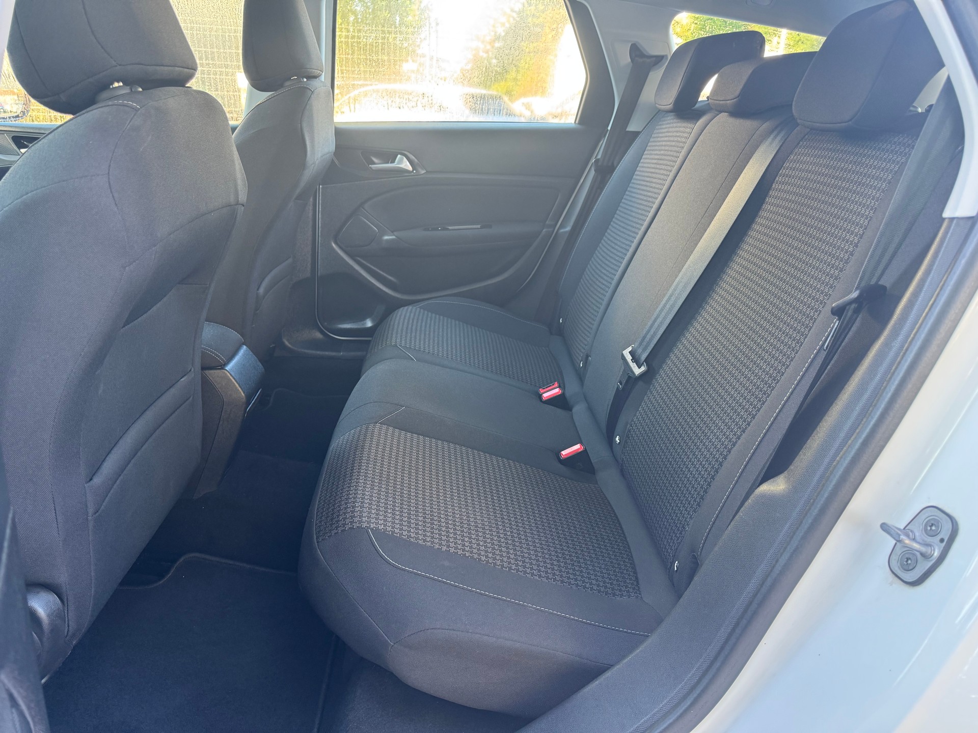 PEUGEOT 308 SW 1.5 BlueHDI Active EAT8 * Gr. Navi * Klima-auto * Tempomat * PDC H * Frisch Ab MFK-image-6